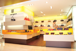 핸드백 빅4, ‘명품화’로 한판승부 3840-Image